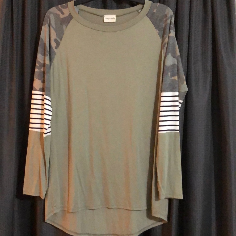 Cuteness overload! Camo Jersey T!